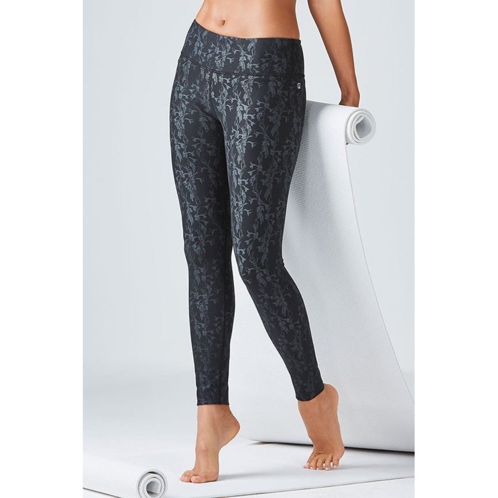Fabletics Salar Mid-Rise Black Petal Print Leggings Size Small Activewear